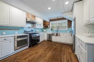 1013 Sherman St, McKinney, TX 75069 - Photo 5