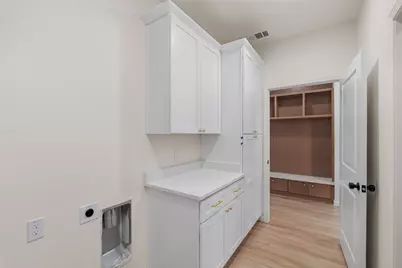 1610 Cheyenne Trail, Granbury, TX 76048 - Photo 25