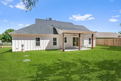 1610 Cheyenne Trail, Granbury, TX 76048 - Photo 7