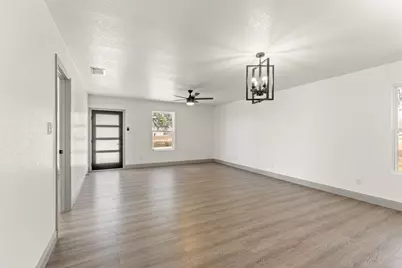 5619 Lake Granbury Trail, Granbury, TX 76048 - Photo 9