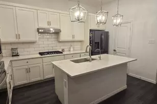 9807 Romo St, Irving, TX 75063 - Photo 5