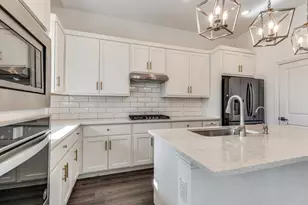 9807 Romo St, Irving, TX 75063 - Photo 9