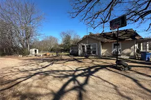 1022 W Wolfe St, Grand Saline, TX 75140 - Photo 3