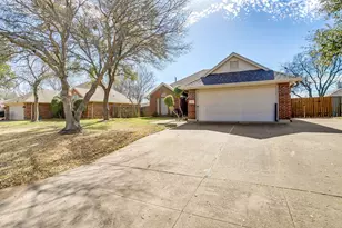 841 Park Meadow Ln, Burleson, TX 76028 - Photo 5