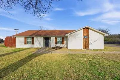 100 Hillside Drive, Hewitt, TX 76643 - Photo 1