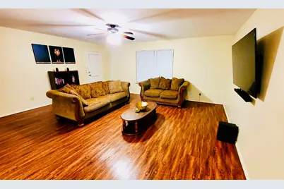 857 Robinson Court, Grand Prairie, TX 75051 - Photo 3