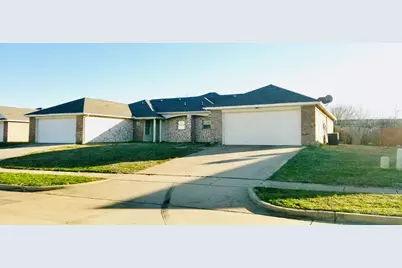 857 Robinson Court, Grand Prairie, TX 75051 - Photo 1