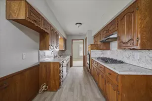 121 Hillside Ln, DeSoto, TX 75115 - Photo 9