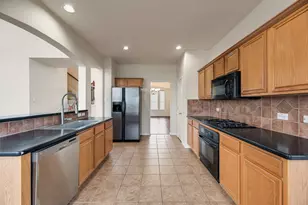 3305 Landhope Cir, Arlington, TX 76016 - Photo 5