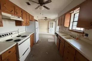 683 Farm Road 2820, Sumner, TX 75486 - Photo 3