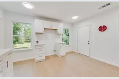 5816 Kilpatrick Avenue, Fort Worth, TX 76107 - Photo 11