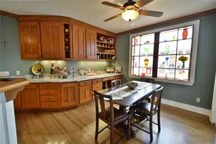 10015 Flight Plan Dr, Granbury, TX 76049 - Photo 13