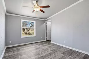 10112 Lavinder Ln, Crowley, TX 76036 - Photo 17