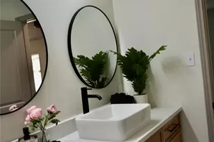 305 Bluebonnet Dr, Grapevine, TX 76051 - Photo 17