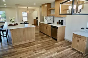 305 Bluebonnet Dr, Grapevine, TX 76051 - Photo 7