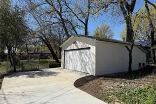 305 Bluebonnet Dr, Grapevine, TX 76051 - Photo 29