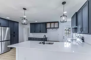 1026 La Clede St, Bellmead, TX 76705 - Photo 5