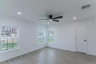 1026 La Clede St, Bellmead, TX 76705 - Photo 11