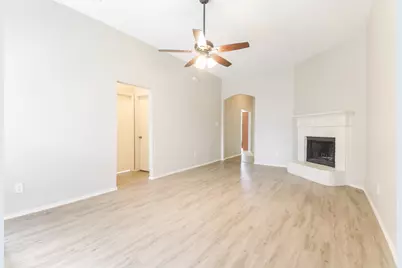 2049 Hollow Creek Drive, Dallas, TX 75253 - Photo 9