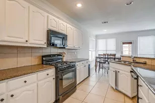 14301 Polo Ranch St, Fort Worth, TX 76052 - Photo 9