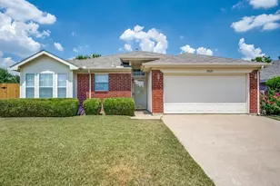 10820 Edgewater Dr, Benbrook, TX 76126 - Photo 1