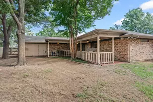 400 Meadow View Dr, Cleburne, TX 76033 - Photo 29