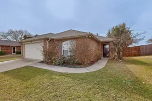1220 Jackson Dr, Crowley, TX 76036 - Photo 5