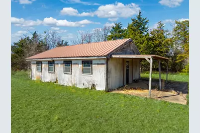 1900 County Road 33900, Powderly, TX 75473 - Photo 11