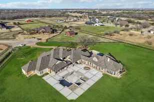 1026 Gene Perry Ct, Bartonville, TX 76226 - Photo 5