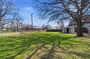 116 E Lipan Dr, Lipan, TX 76462 - Photo 23