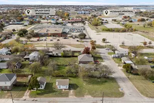 313 Hallvale Dr, Fort Worth, TX 76108 - Photo 3