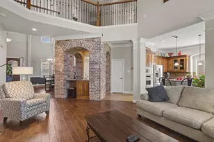 953 Spring Creek Dr, Grapevine, TX 76051 - Photo 9