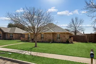 2000 Espinosa Dr, Carrollton, TX 75010 - Photo 3
