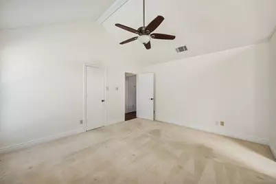 2000 Espinosa Drive, Carrollton, TX 75010 - Photo 17