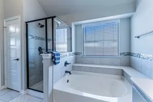 1901 Maplewood Dr, Red Oak, TX 75154 - Photo 17