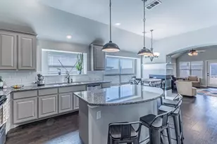 1901 Maplewood Dr, Red Oak, TX 75154 - Photo 3