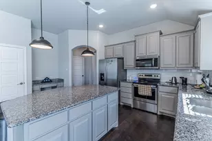 1901 Maplewood Dr, Red Oak, TX 75154 - Photo 5