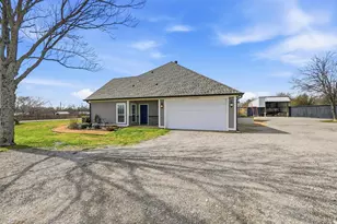 18020 Cindy's Ln, Justin, TX 76247 - Photo 39