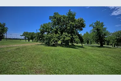 604 S Mill Street, Bowie, TX 76230 - Photo 11