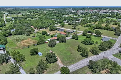 604 S Mill Street, Bowie, TX 76230 - Photo 19