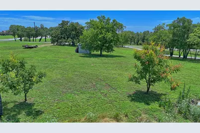 604 S Mill Street, Bowie, TX 76230 - Photo 7