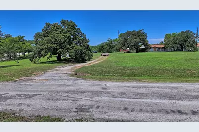 604 S Mill Street, Bowie, TX 76230 - Photo 1