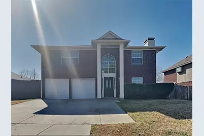 1110 Orangewood Lane, Arlington, TX 76001 - Photo 1