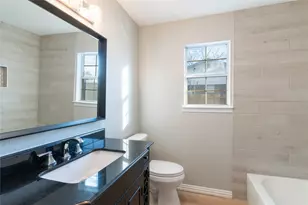 313 S Prairie St, Pilot Point, TX 76258 - Photo 13