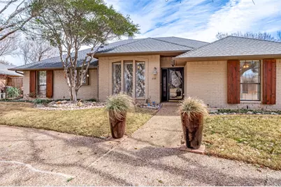 2521 Nature Bend Lane, Carrollton, TX 75006 - Photo 3