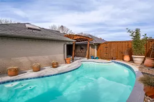 2521 Nature Bend Ln, Carrollton, TX 75006 - Photo 29