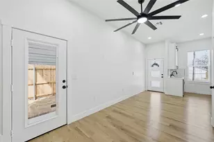 1927 S 20th St, Waco, TX 76706 - Photo 3