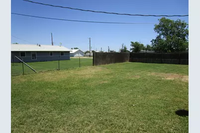 841 S 5th Avenue, Munday, TX 76371 - Photo 7