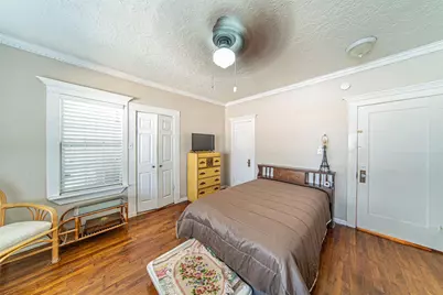 409 N Sylvania Avenue, Fort Worth, TX 76111 - Photo 15