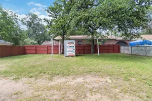 409 N Sylvania Ave, Fort Worth, TX 76111 - Photo 29